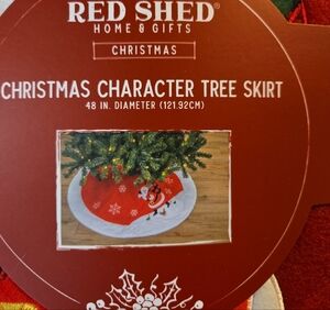 Red Shed Christmas Santa With Chickens  Tree Skirt 48 In Diameter NWT
